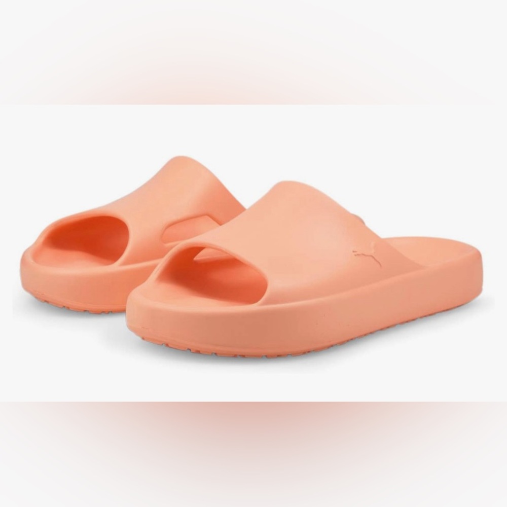 NWT PUMA - Unisex Shibui Cat Shoes, Size: Womens 7 men’s 5 Peach